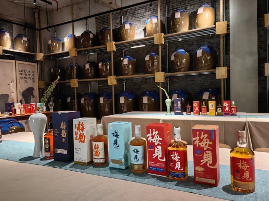 白沙镇上，江记酒庄。姜峰摄