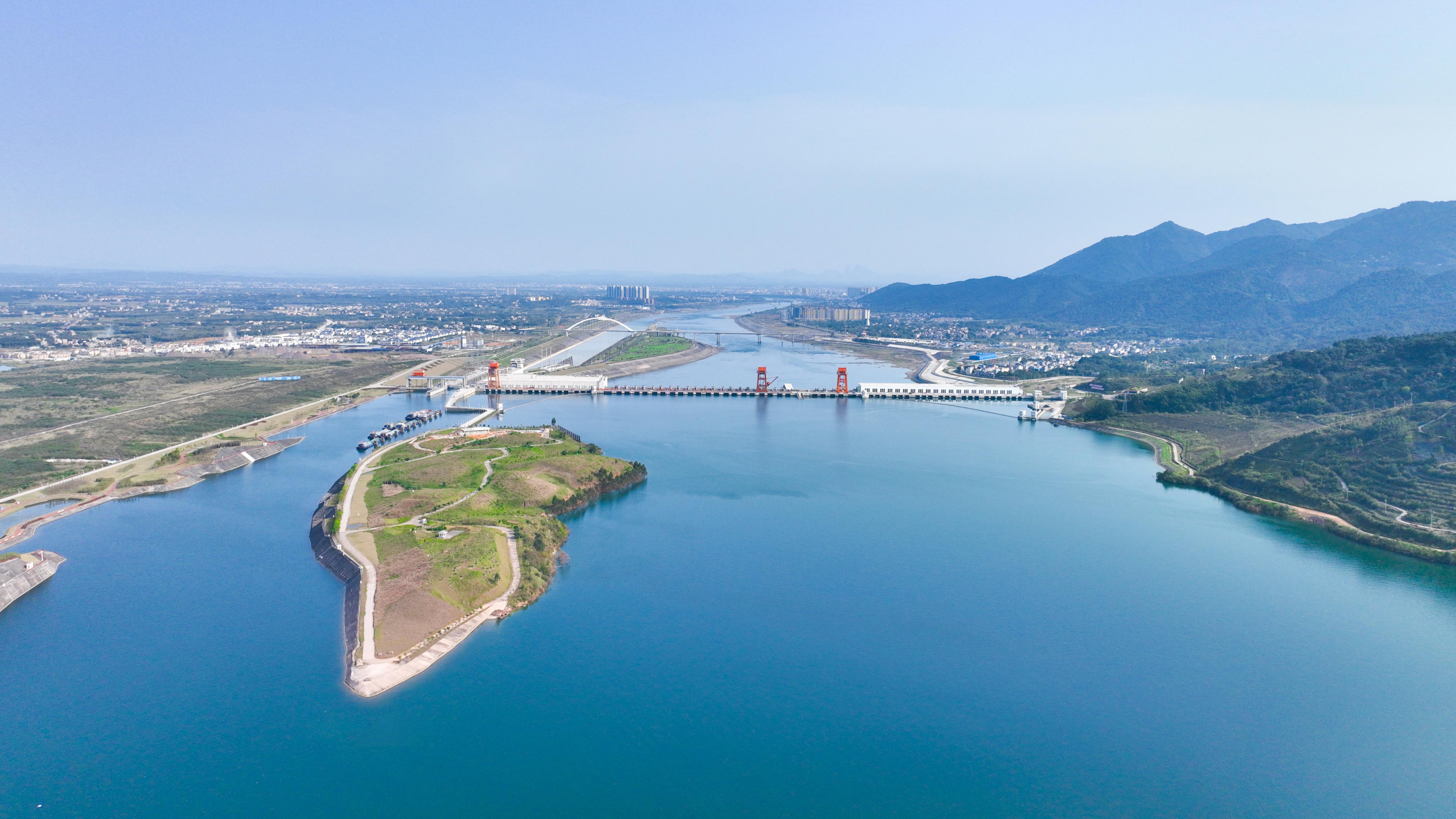 大藤峡工程提前将水库蓄至接近61米正常蓄水位，为保障粤港澳大湾区水安全储备充足水源。水利部供图